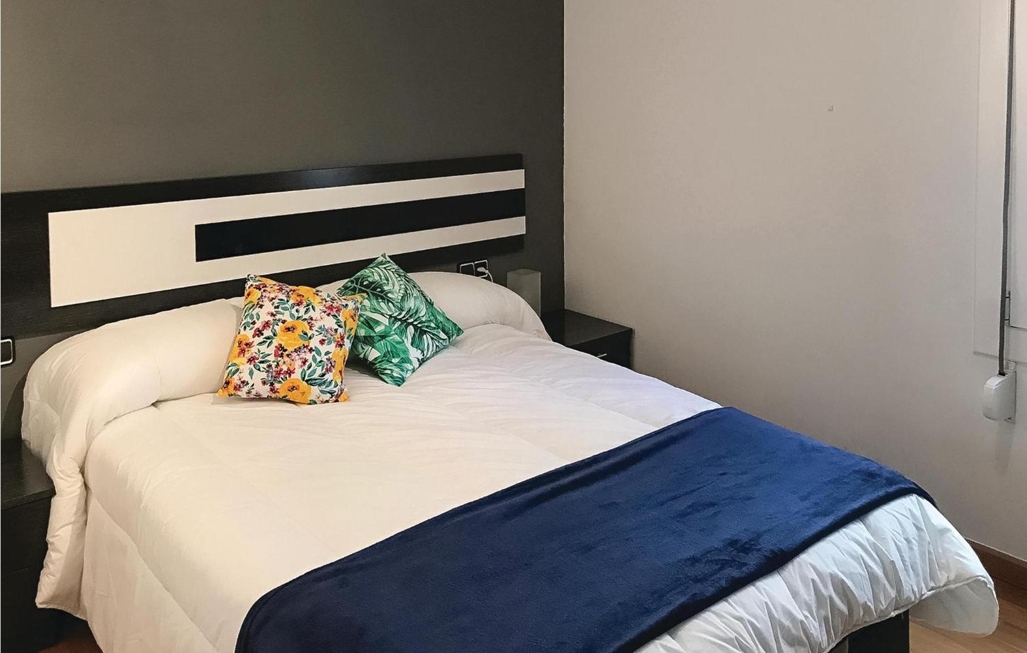 2 Bedroom Cozy Apartment In Blanes Eksteriør bilde