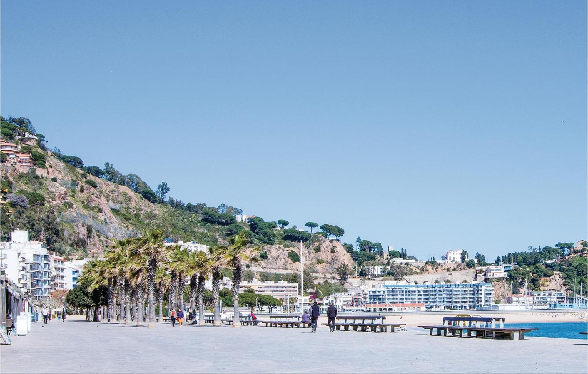 2 Bedroom Cozy Apartment In Blanes Eksteriør bilde