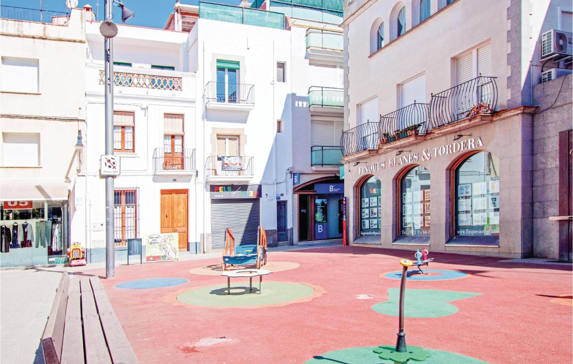 2 Bedroom Cozy Apartment In Blanes Eksteriør bilde
